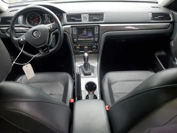 1VWBT7A3XHC010544 2017 VOLKSWAGEN PASSAT - Image 8