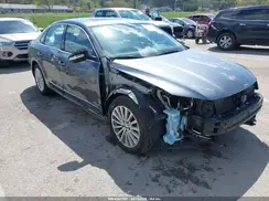 1VWBT7A3XHC015940 2017 VOLKSWAGEN PASSAT