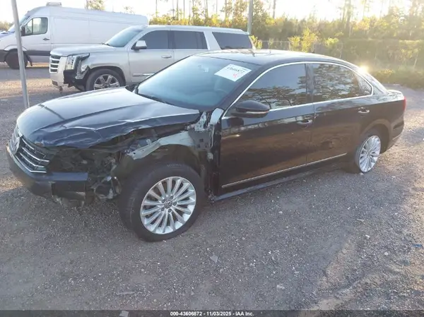 1VWBT7A3XHC017610 2017 VOLKSWAGEN PASSAT - Image 2