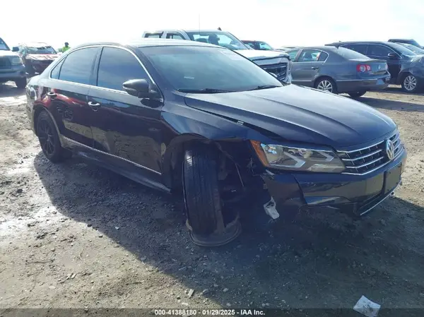1VWBT7A3XHC019521 2017 VOLKSWAGEN PASSAT - Image 1