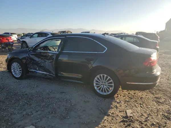 1VWBT7A3XHC020765 2017 VOLKSWAGEN PASSAT - Image 2