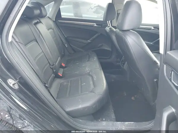 1VWBT7A3XHC024282 2017 VOLKSWAGEN PASSAT - Image 8