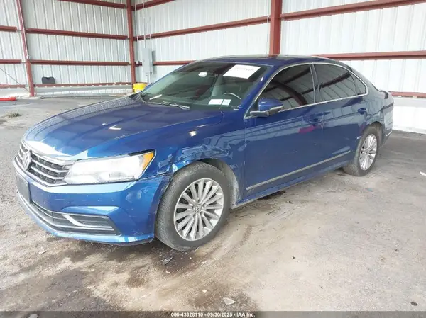 1VWBT7A3XHC026081 2017 VOLKSWAGEN PASSAT - Image 2