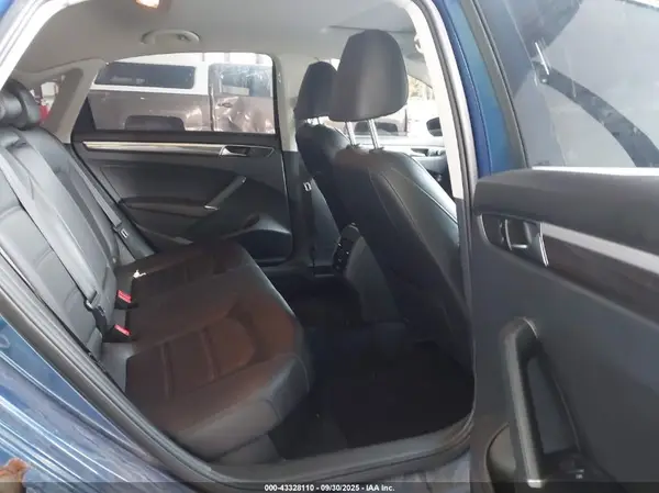 1VWBT7A3XHC026081 2017 VOLKSWAGEN PASSAT - Image 8