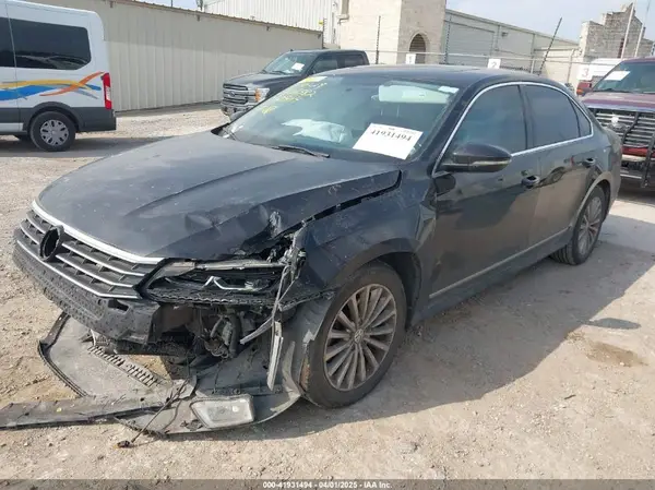 1VWBT7A3XHC030504 2017 VOLKSWAGEN PASSAT - Image 2