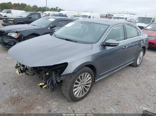 1VWBT7A3XHC035041 2017 VOLKSWAGEN PASSAT - Image 2