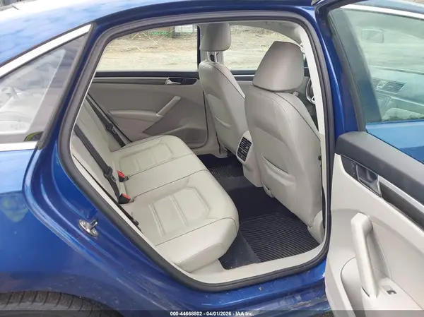 1VWBT7A3XHC036187 2017 VOLKSWAGEN PASSAT - Image 8