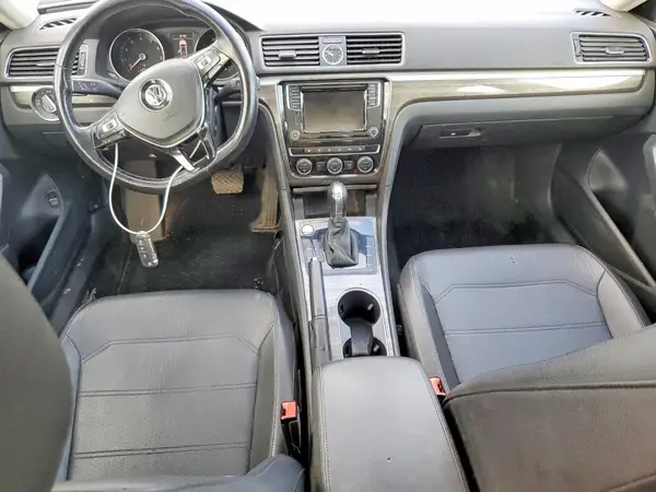 1VWBT7A3XHC038277 2017 VOLKSWAGEN PASSAT - Image 8