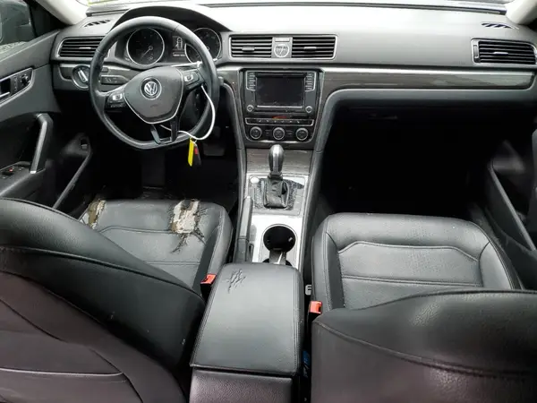 1VWBT7A3XHC040093 2017 VOLKSWAGEN PASSAT - Image 8