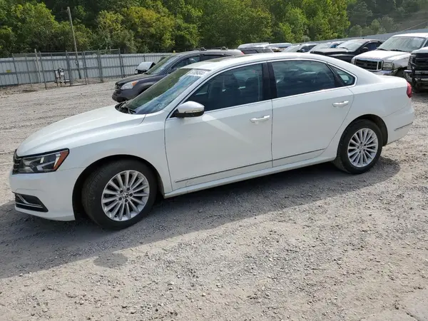 1VWBT7A3XHC044256 2017 VOLKSWAGEN PASSAT - Image 1
