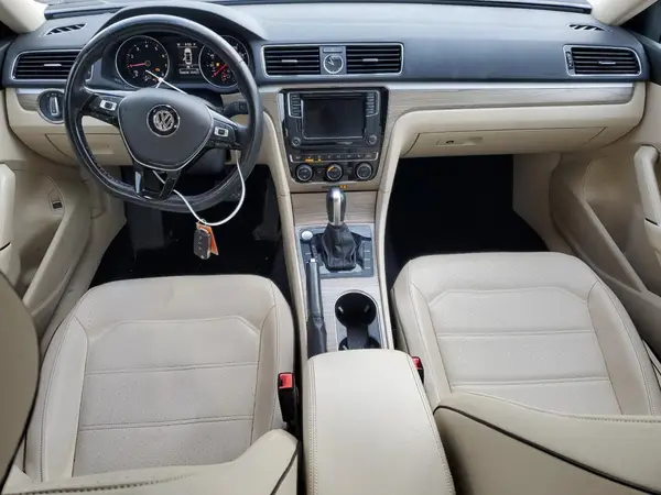 1VWBT7A3XHC054396 2017 VOLKSWAGEN PASSAT - Image 8