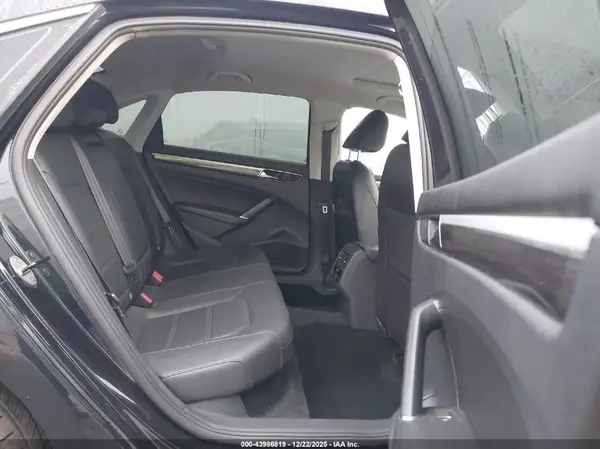 1VWBT7A3XHC059114 2017 VOLKSWAGEN PASSAT - Image 8