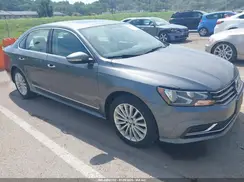 1VWBT7A3XHC061879 2017 VOLKSWAGEN PASSAT