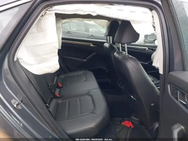1VWBT7A3XHC065396 2017 VOLKSWAGEN PASSAT - Image 8
