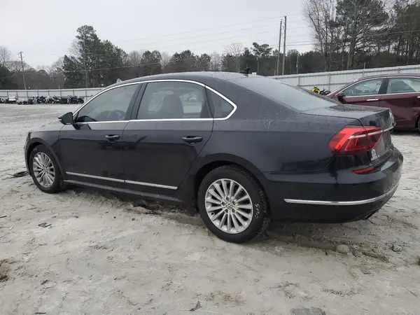 1VWBT7A3XHC070775 2017 VOLKSWAGEN PASSAT - Image 2