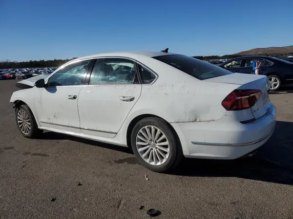 1VWBT7A3XHC071165 2017 VOLKSWAGEN PASSAT - Image 2