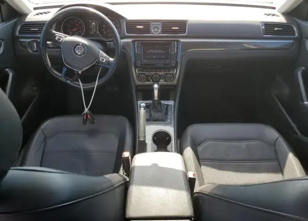 1VWBT7A3XHC071179 2017 VOLKSWAGEN PASSAT - Image 8