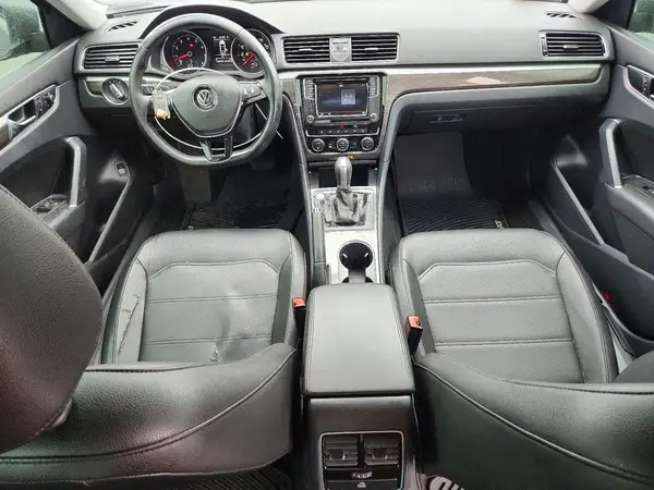1VWBT7A3XHC078813 2017 VOLKSWAGEN PASSAT - Image 8