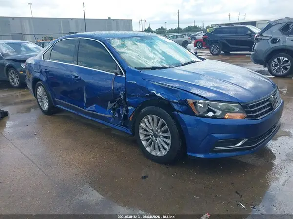 1VWBT7A3XHC079315 2017 VOLKSWAGEN PASSAT - Image 1