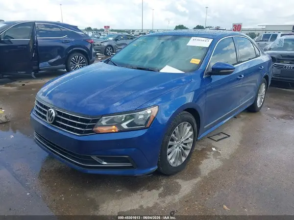 1VWBT7A3XHC079315 2017 VOLKSWAGEN PASSAT - Image 2