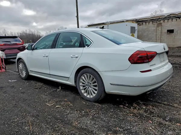1VWBT7A3XHC079931 2017 VOLKSWAGEN PASSAT - Image 2