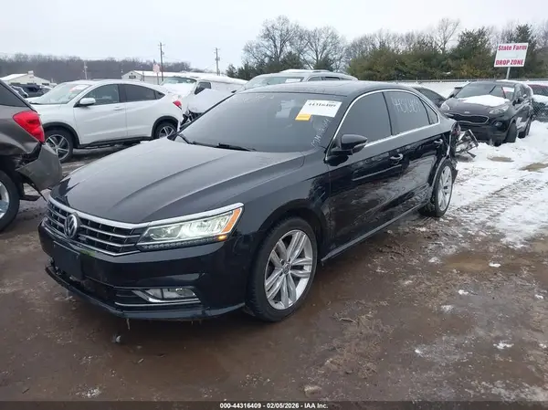 1VWCA7A30JC007927 2018 VOLKSWAGEN PASSAT - Image 2