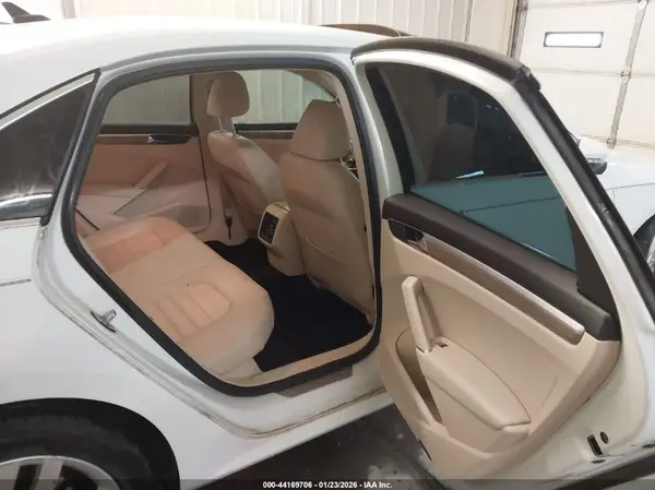 1VWCA7A30JC028972 2018 VOLKSWAGEN PASSAT - Image 8