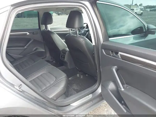 1VWCA7A32JC002003 2018 VOLKSWAGEN PASSAT - Image 8