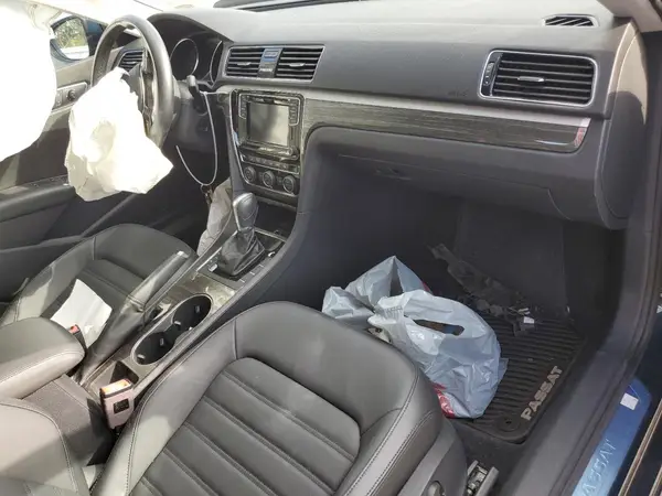 1VWCA7A32JC008562 2018 VOLKSWAGEN PASSAT - Image 8