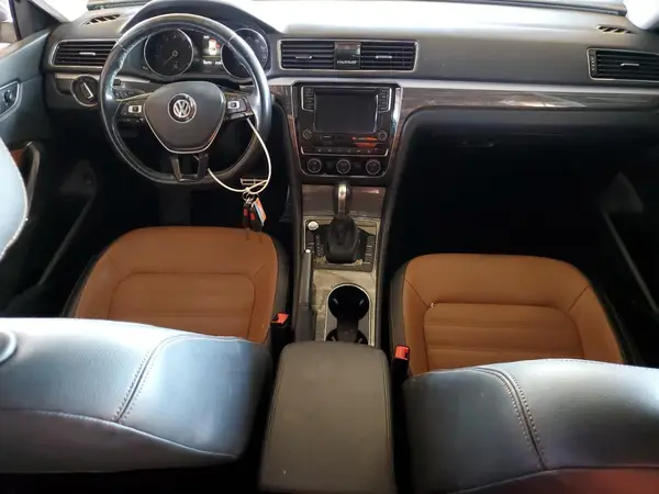 1VWCA7A32JC011204 2018 VOLKSWAGEN PASSAT - Image 8