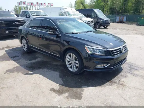 1VWCA7A32JC015396 2018 VOLKSWAGEN PASSAT - Image 1