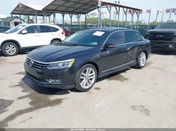 1VWCA7A32JC015396 2018 VOLKSWAGEN PASSAT - Image 2