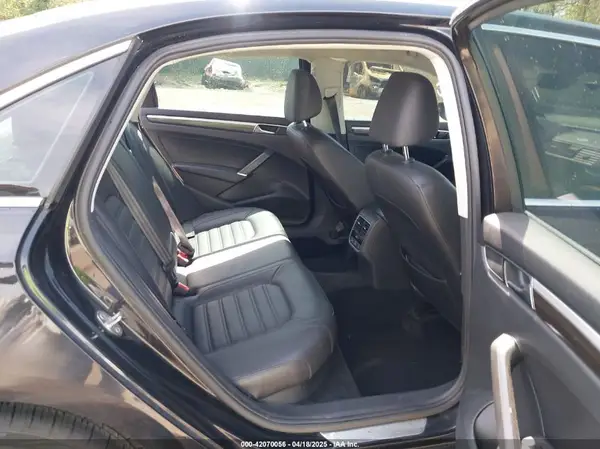 1VWCA7A32JC015396 2018 VOLKSWAGEN PASSAT - Image 8