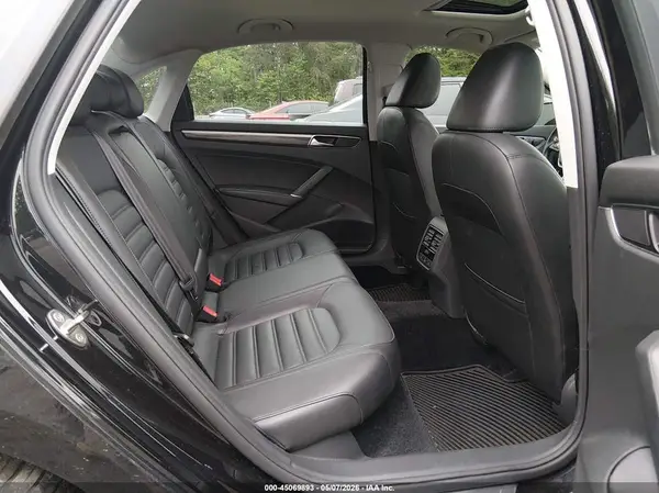 1VWCA7A32JC017715 2018 VOLKSWAGEN PASSAT - Image 8