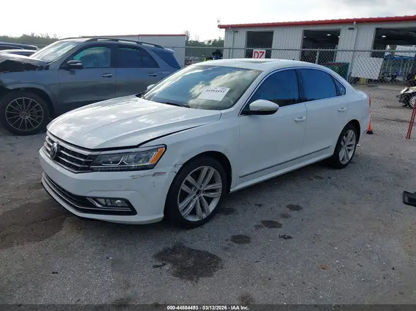 1VWCA7A32JC021568 2018 VOLKSWAGEN PASSAT - Image 2