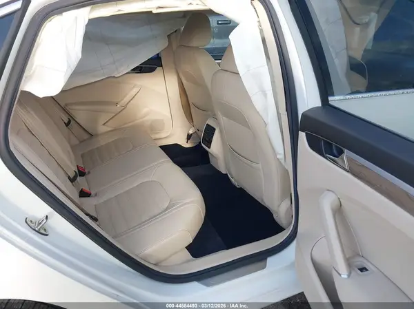 1VWCA7A32JC021568 2018 VOLKSWAGEN PASSAT - Image 8