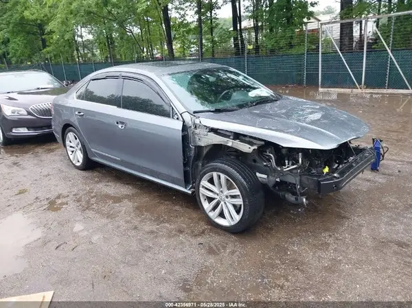 1VWCA7A33JC002625 2018 VOLKSWAGEN PASSAT - Image 1