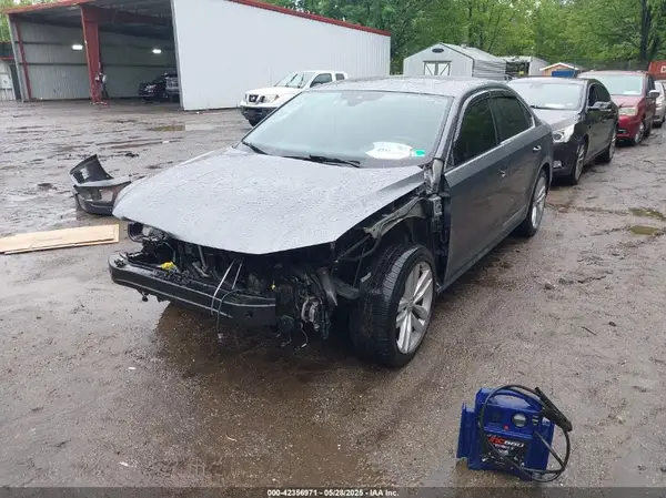 1VWCA7A33JC002625 2018 VOLKSWAGEN PASSAT - Image 2