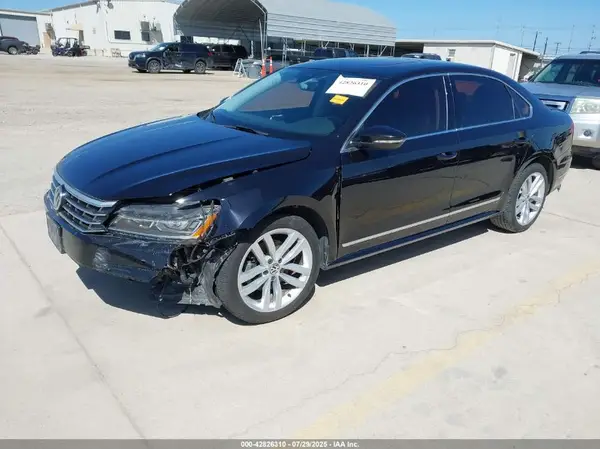 1VWCA7A35JC015098 2018 VOLKSWAGEN PASSAT - Image 2