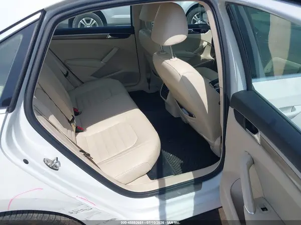 1VWCA7A35JC026652 2018 VOLKSWAGEN PASSAT - Image 8