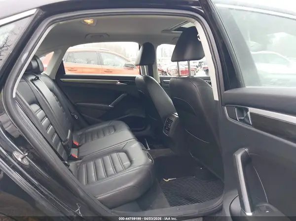 1VWCA7A36JC003641 2018 VOLKSWAGEN PASSAT - Image 8