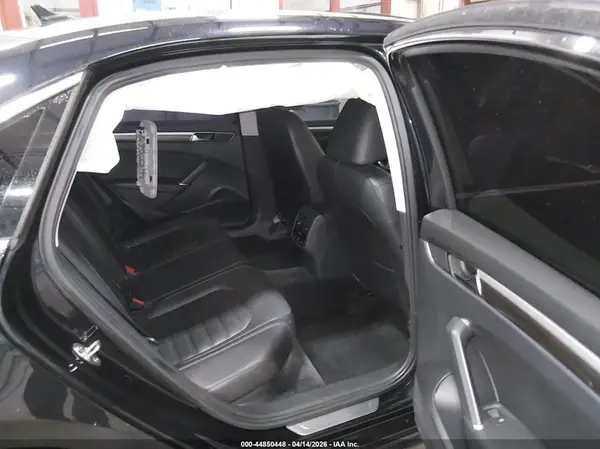 1VWCA7A37JC010615 2018 VOLKSWAGEN PASSAT - Image 8