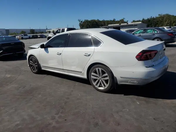 1VWCA7A37JC029133 2018 VOLKSWAGEN PASSAT - Image 2