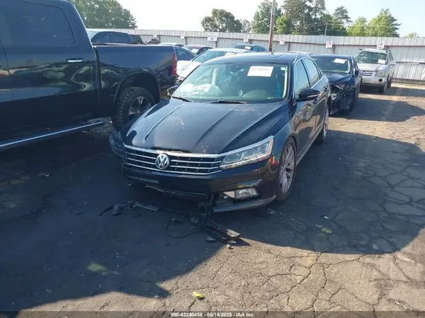 1VWCA7A38JC002457 2018 VOLKSWAGEN PASSAT - Image 2