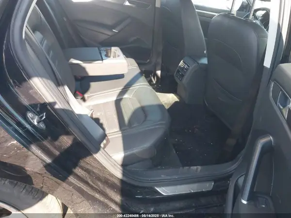 1VWCA7A38JC002457 2018 VOLKSWAGEN PASSAT - Image 8