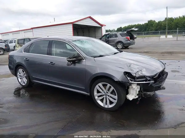 1VWCA7A38JC019713 2018 VOLKSWAGEN PASSAT - Image 1