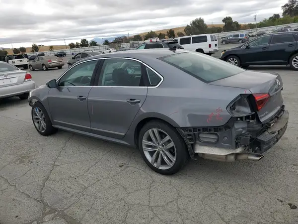 1VWCA7A39JC009398 2018 VOLKSWAGEN PASSAT - Image 2