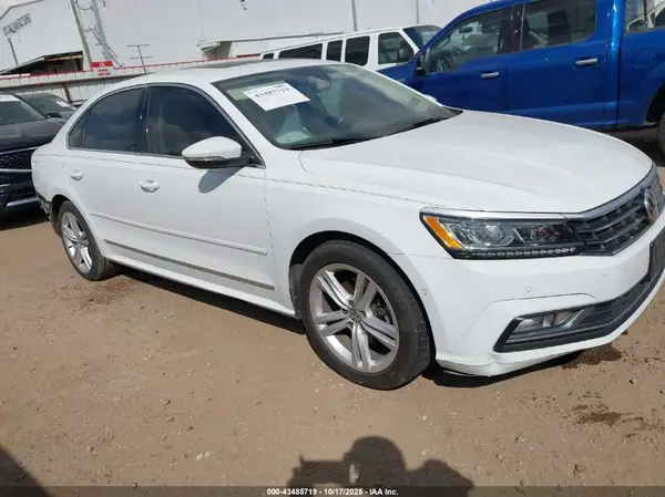 1VWCA7A39JC016433 2018 VOLKSWAGEN PASSAT - Image 1