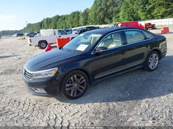 1VWCA7A3XJC001004 2018 VOLKSWAGEN PASSAT - Image 2