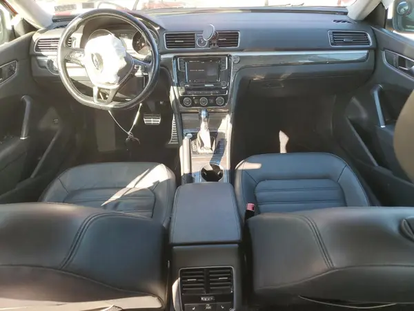 1VWCM7A30GC060837 2016 VOLKSWAGEN PASSAT - Image 8